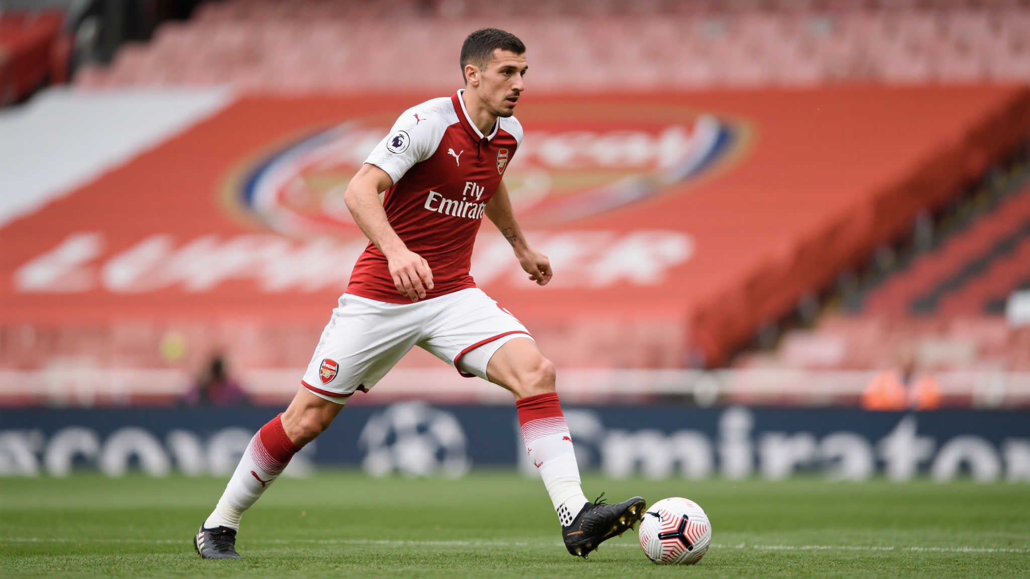 效力于阿森纳时期，格拉尼特·扎卡以出色的大局观、精